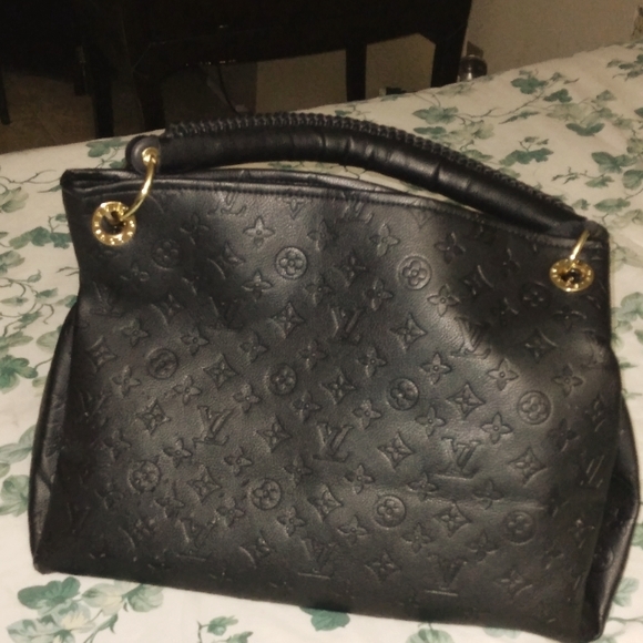 ARSTY GM~ holding item . Do not buy.. - Picture 1 of 14